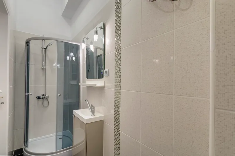 След